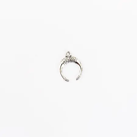 privesek moon LUNICA